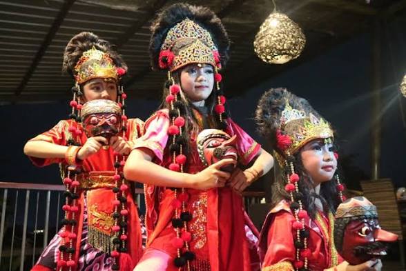 Tari Topeng Beber